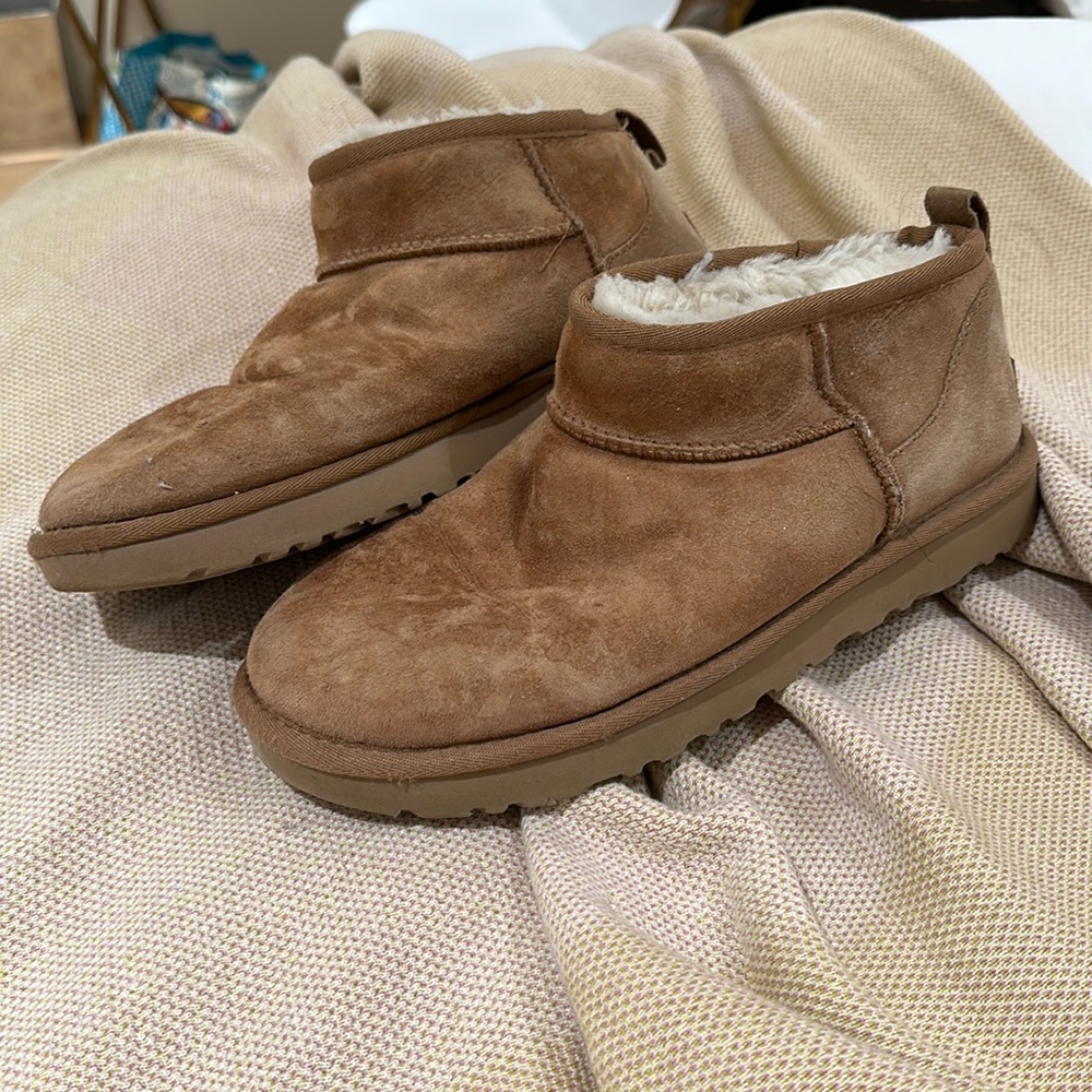 Lightly worn ugg boots